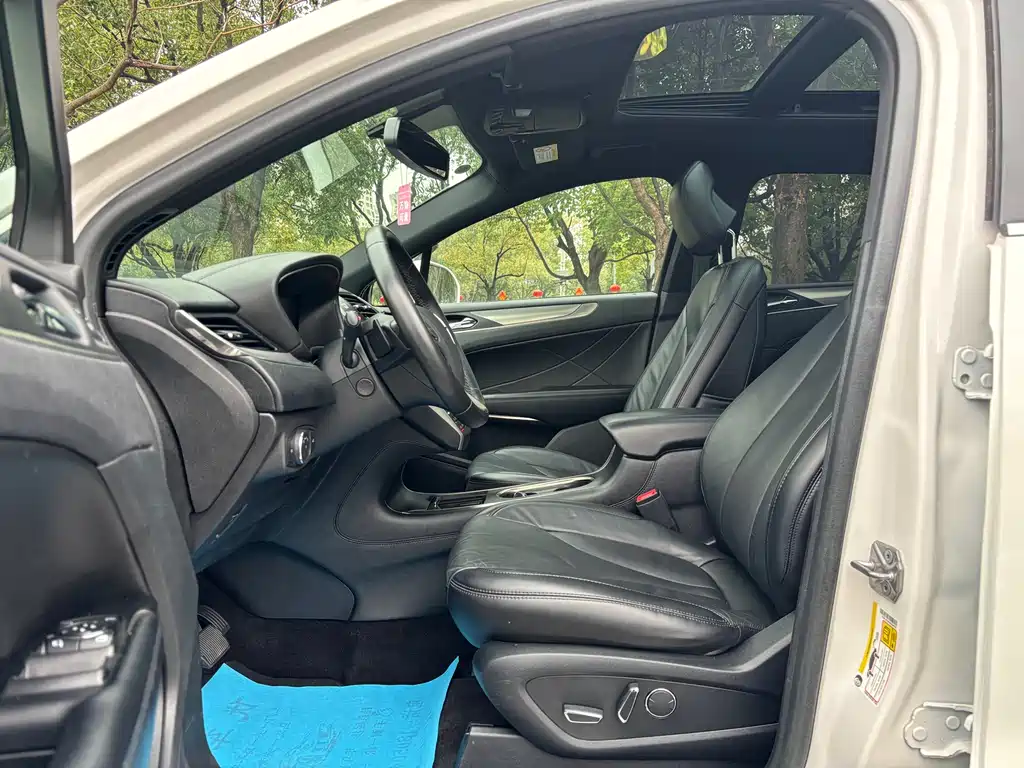 Lincoln MKC 2017 2.0T 2WD Exclusive Edition купить на сайте DeffCars