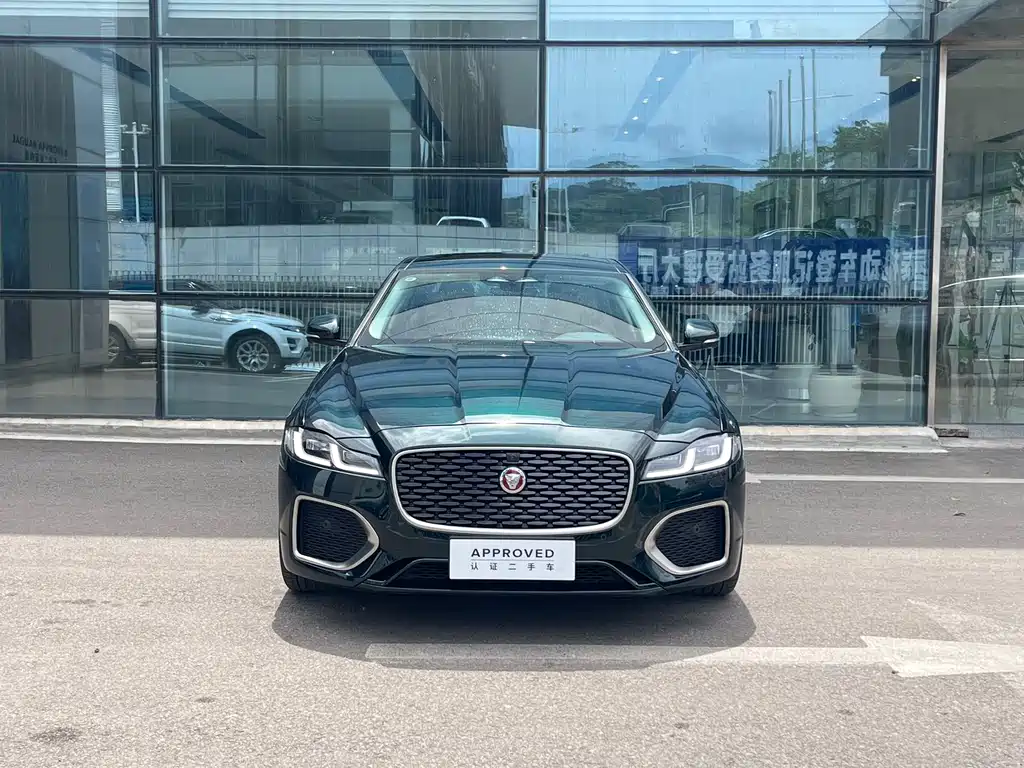 Jaguar XFL 2025 2.0T P250 two-wheel drive exclusive luxury version купить на сайте DeffCars