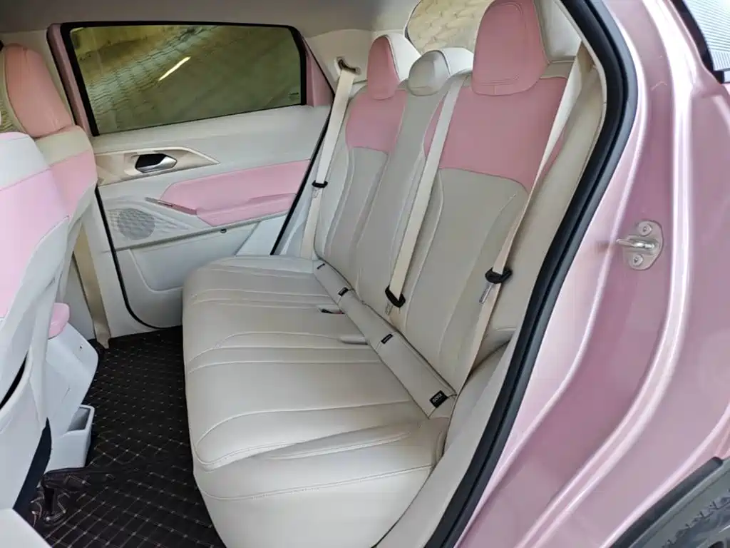 Geely Geometry E Firefly 2024 model 401km fluorescent купить на сайте DeffCars