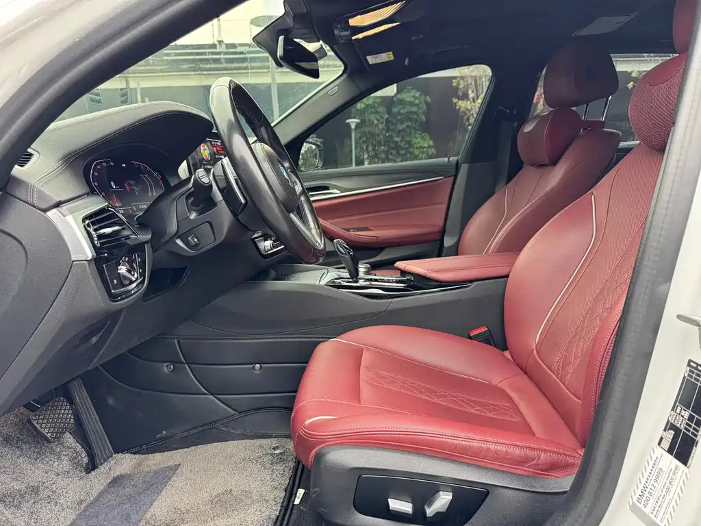 BMW 5 Series 2022 facelift 530Li leading M sports package купить на сайте DeffCars
