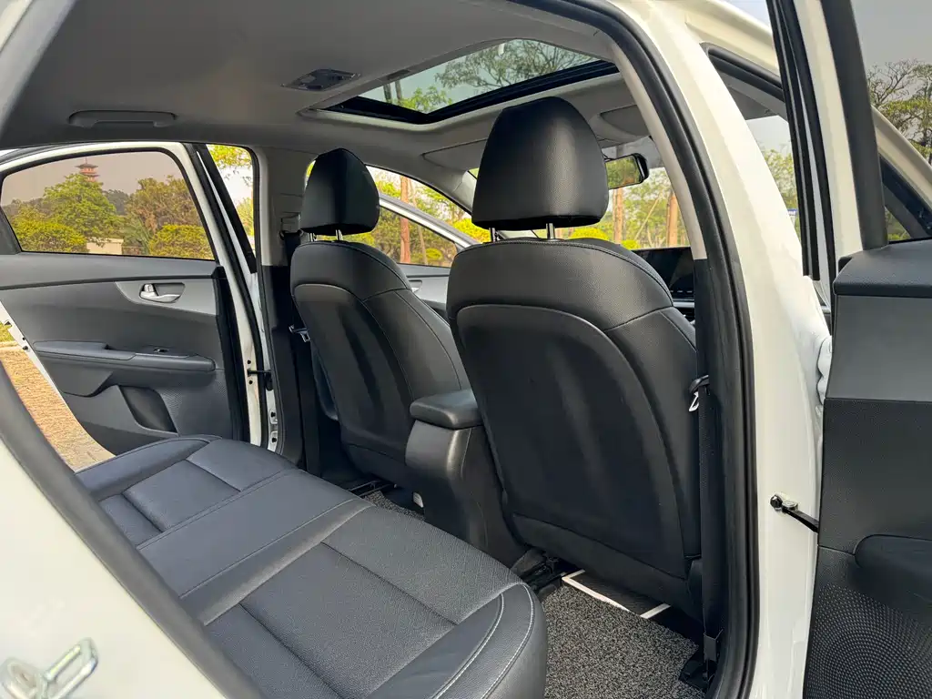 Kia K3 2021 1.5L CVT Fashion Edition купить на сайте DeffCars