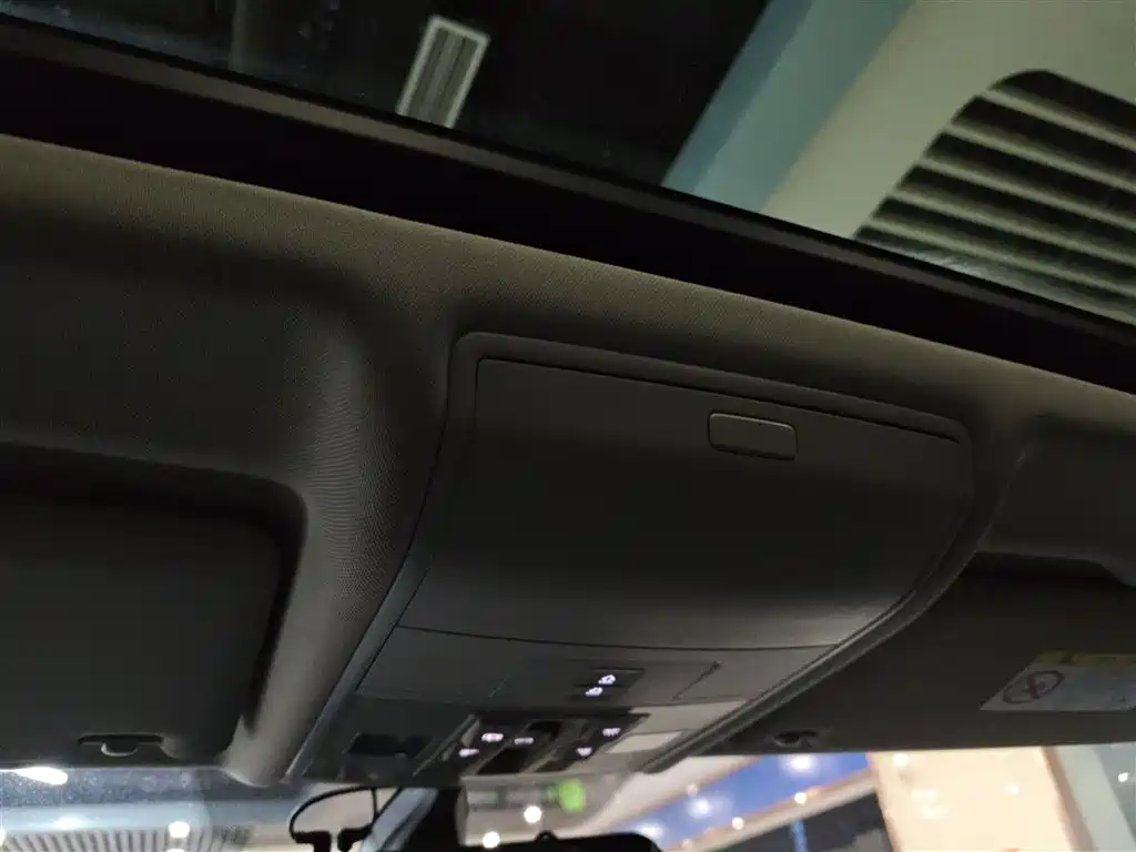 Tiguan L 2022 330TSI automatic two-wheel drive comfort version купить на сайте DeffCars