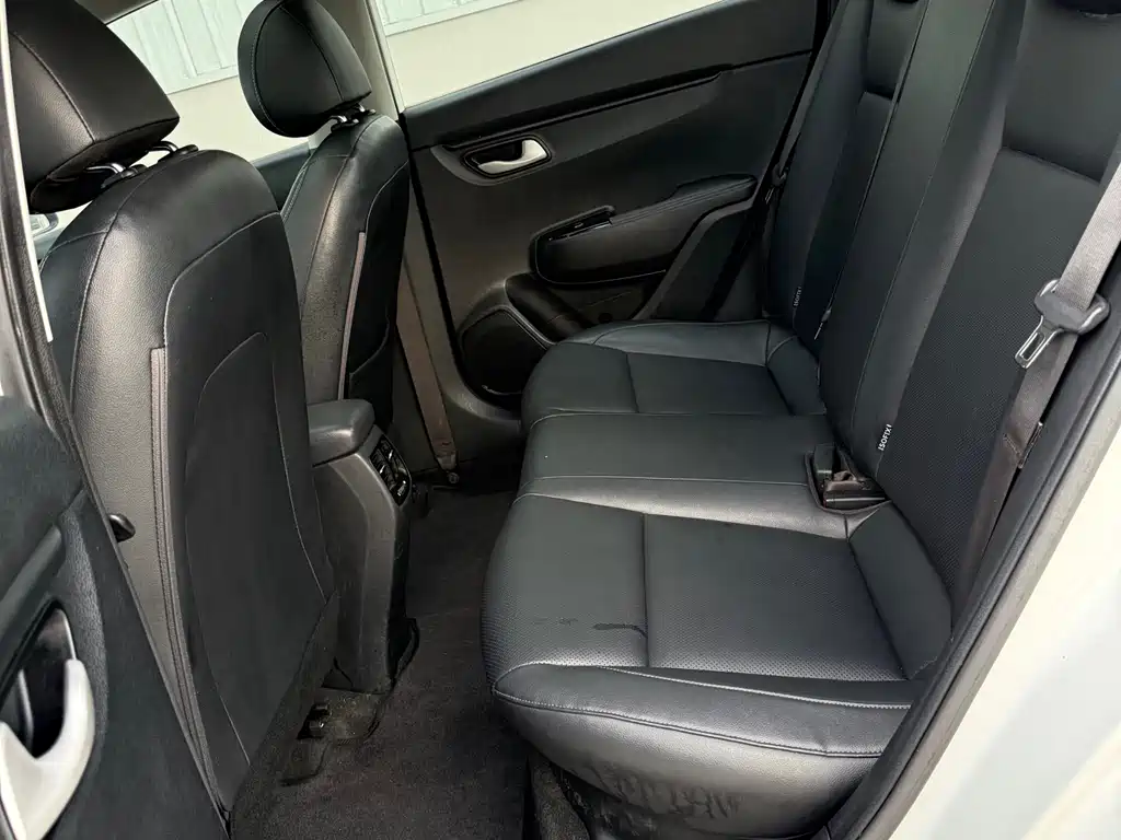 Kia K2 2017 Sedan 1.4L AT 15th Anniversary Special Edition GLS купить на сайте DeffCars