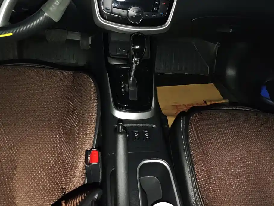 Tiida 2021 1.6L CVT Zhizun Edition купить на сайте DeffCars
