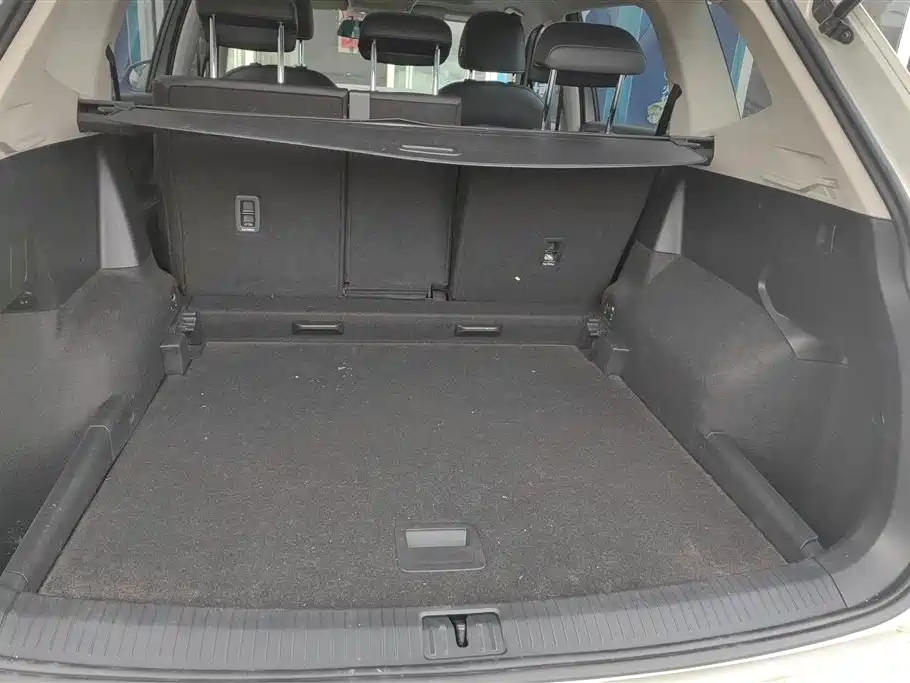 Tiguan L 2021 330TSI automatic two-wheel drive smart version купить на сайте DeffCars