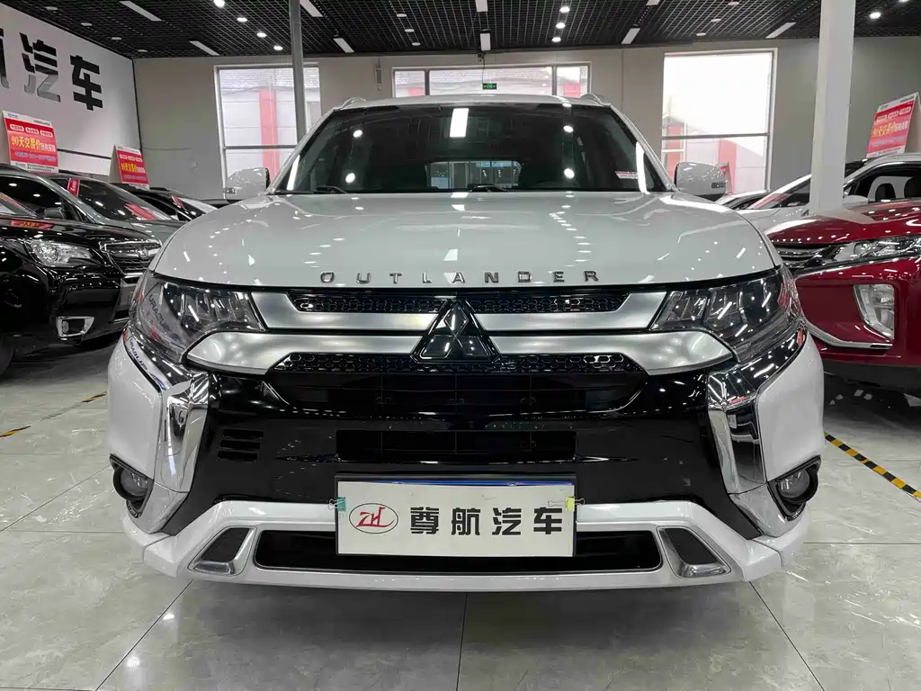 Outlander 2021 2.4L four-wheel drive exclusive version 7 seats купить на сайте DeffCars