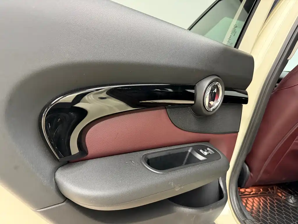 MINI CLUBMAN 2016 facelift 1.5T COOPER Connoisseur’s Edition купить на сайте DeffCars