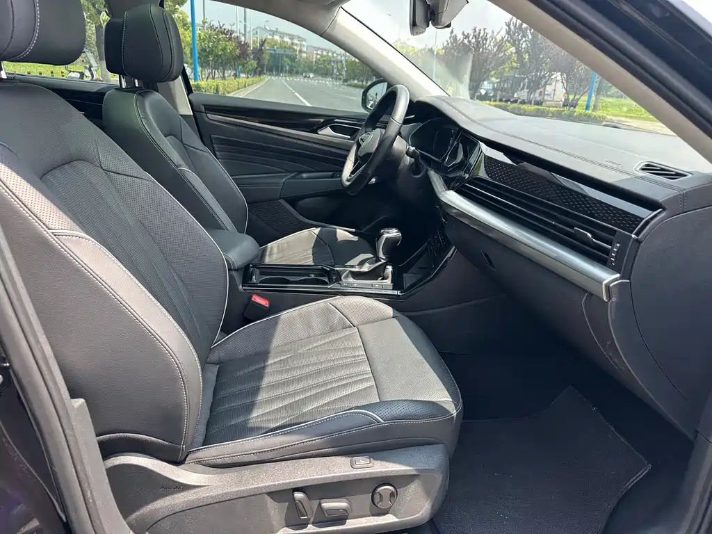 Passat 2022 330TSI Starry Sky Premium Edition купить на сайте DeffCars