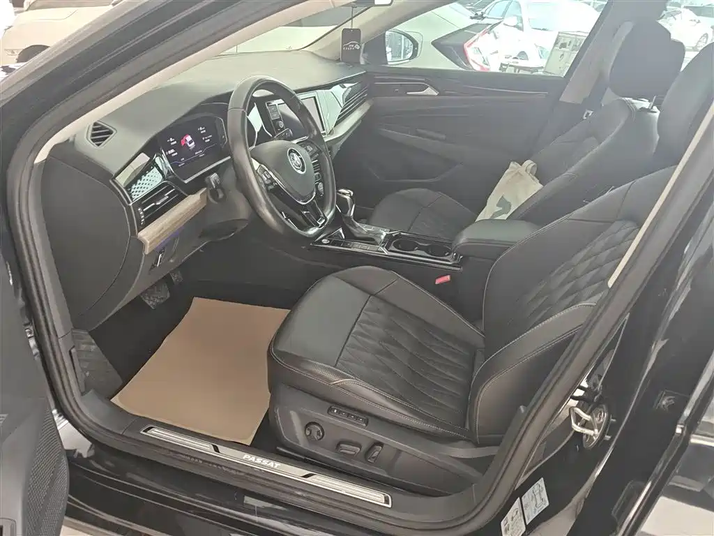 Passat 2019 330TSI Deluxe Edition National VI купить на сайте DeffCars