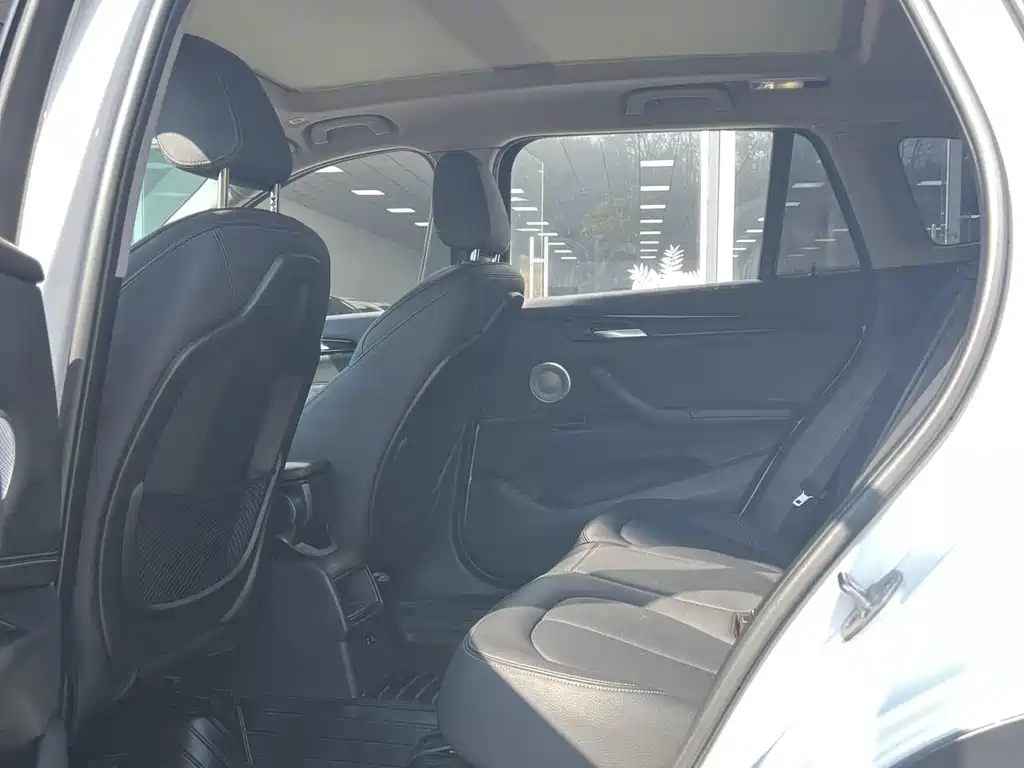 BMW X1 2021 facelift sDrive20Li fashionable model купить на сайте DeffCars