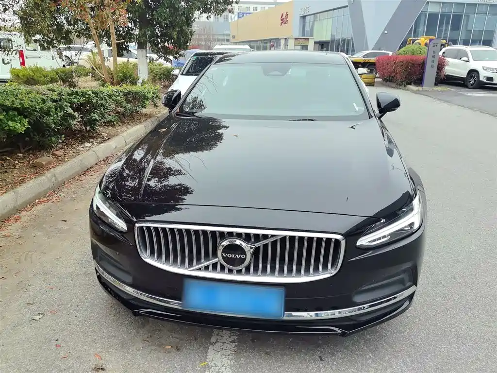 Volvo S90 2025 B5 Zhiyi Luxury Edition купить на сайте DeffCars