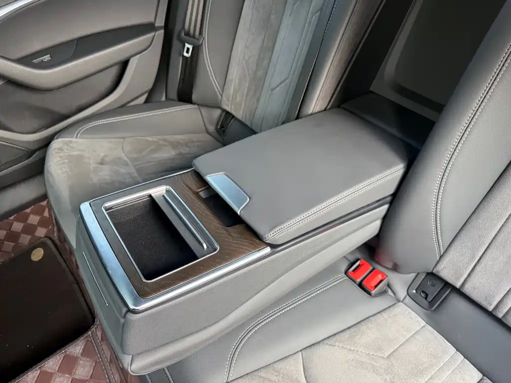 Audi A6L 2023 40 TFSI luxury and dynamic model купить на сайте DeffCars