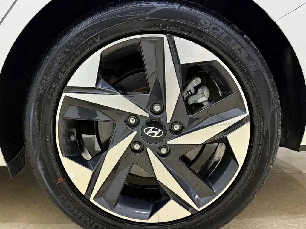 Elantra 2022 1.5L CVT LUX Premium Edition купить на сайте DeffCars