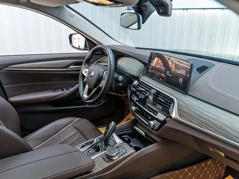 BMW 5 Series 2023 530Li Leading Luxury Package купить на сайте DeffCars