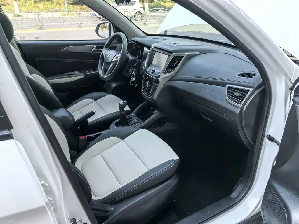 Changan CS35 2017 1.6L manual luxury model купить на сайте DeffCars