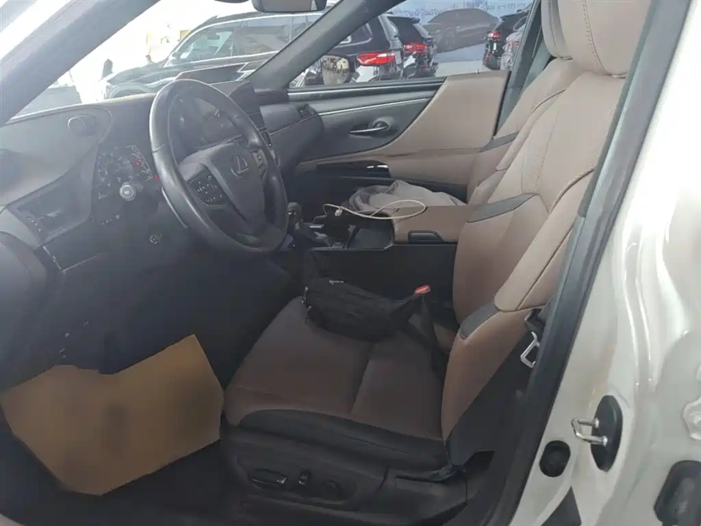 Lexus ES 2022 200 Excellence Edition купить на сайте DeffCars