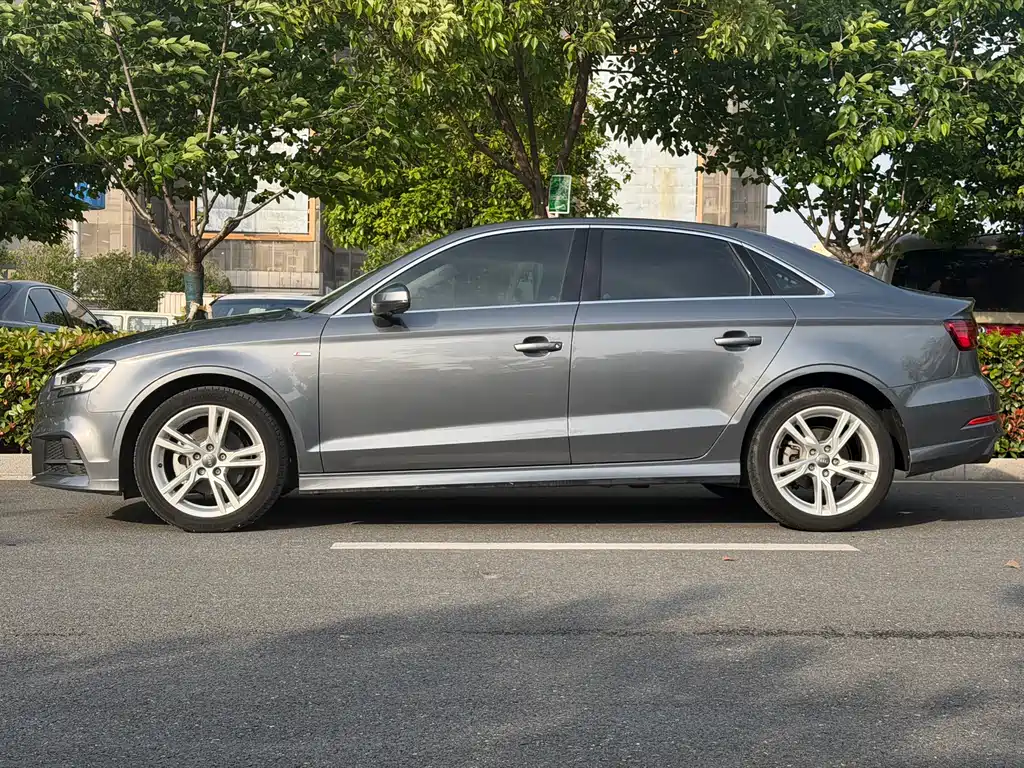 Audi A3 2020 Limousine 35 TFSI Fashion Type National V купить на сайте DeffCars