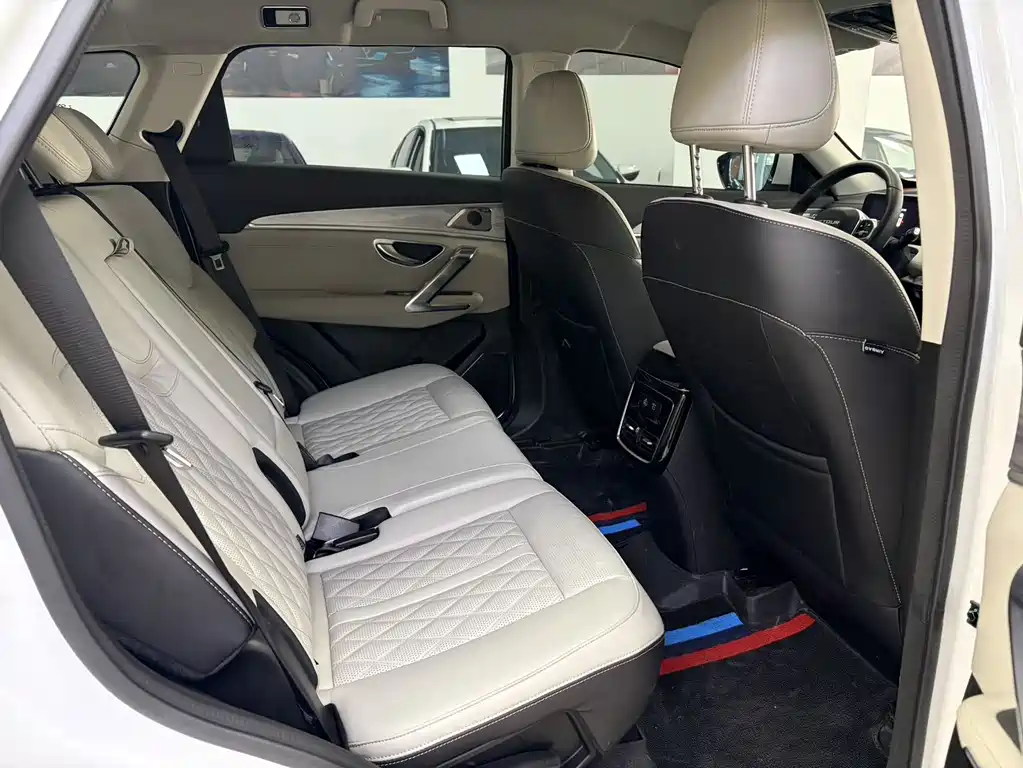 Jietu X70 PLUS 2023 2.0T DCT Powerful MAX 5-seater купить на сайте DeffCars