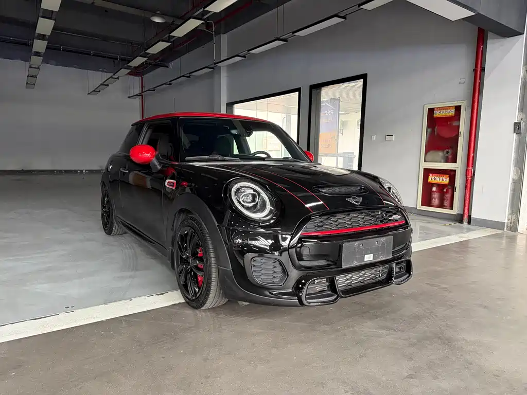 MINI JCW 2018 2.0T JOHN COOPER WORKS купить на сайте DeffCars
