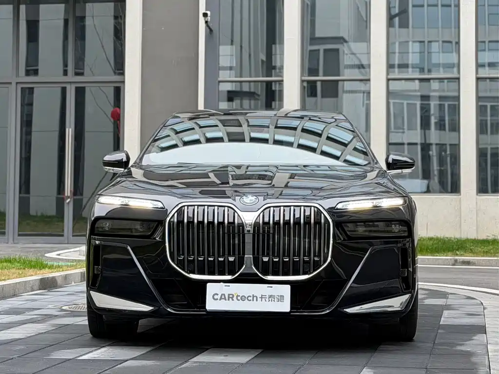 BMW 7 Series 2023 740Li Exclusive M Sports Package купить на сайте DeffCars