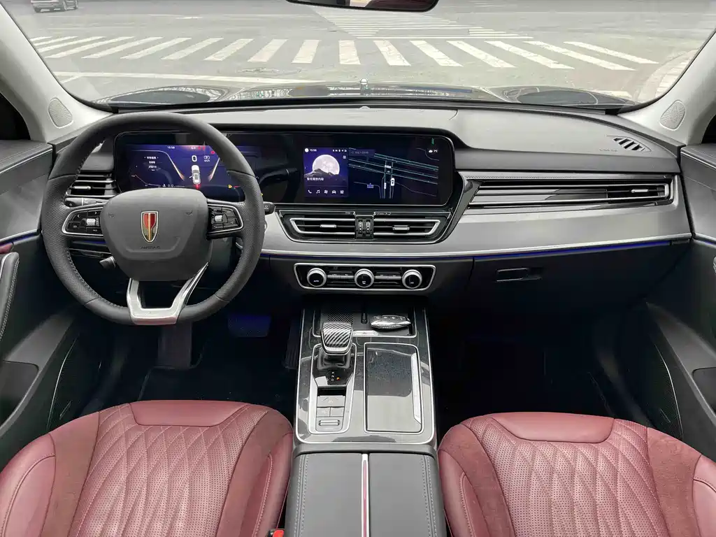 Hongqi HS5 2023 2.0T Qixiang Pro version купить на сайте DeffCars