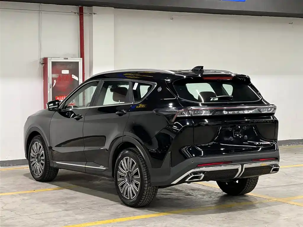 Jietu X70 PLUS 2025 1.5T luxury version 5 seats купить на сайте DeffCars