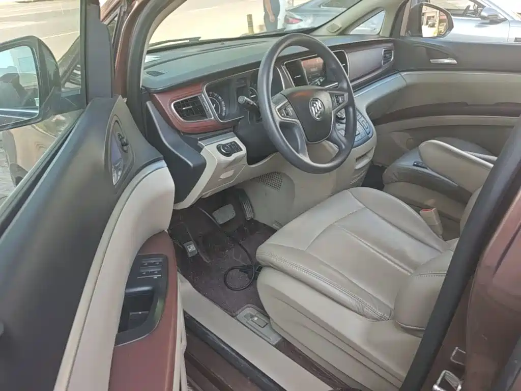 Buick GL8 2018 28T Comfort Type National VI купить на сайте DeffCars
