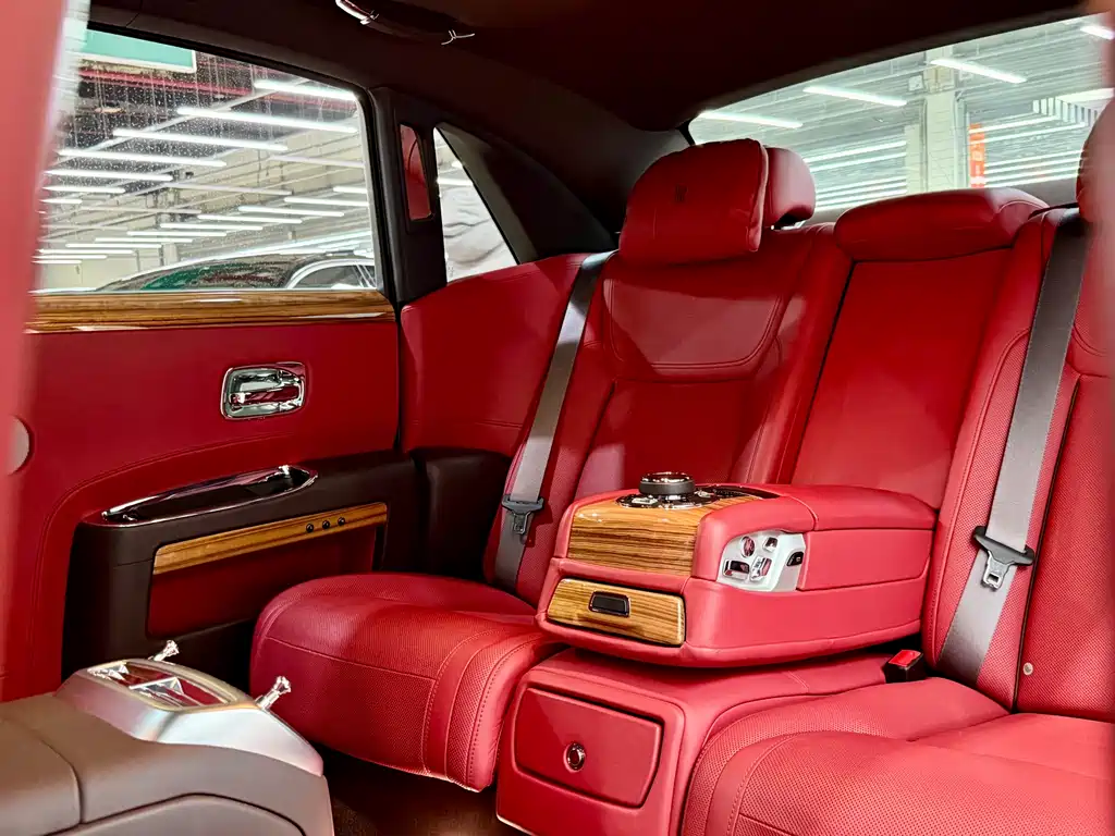 Ghost 2018 6.6T long wheelbase version купить на сайте DeffCars