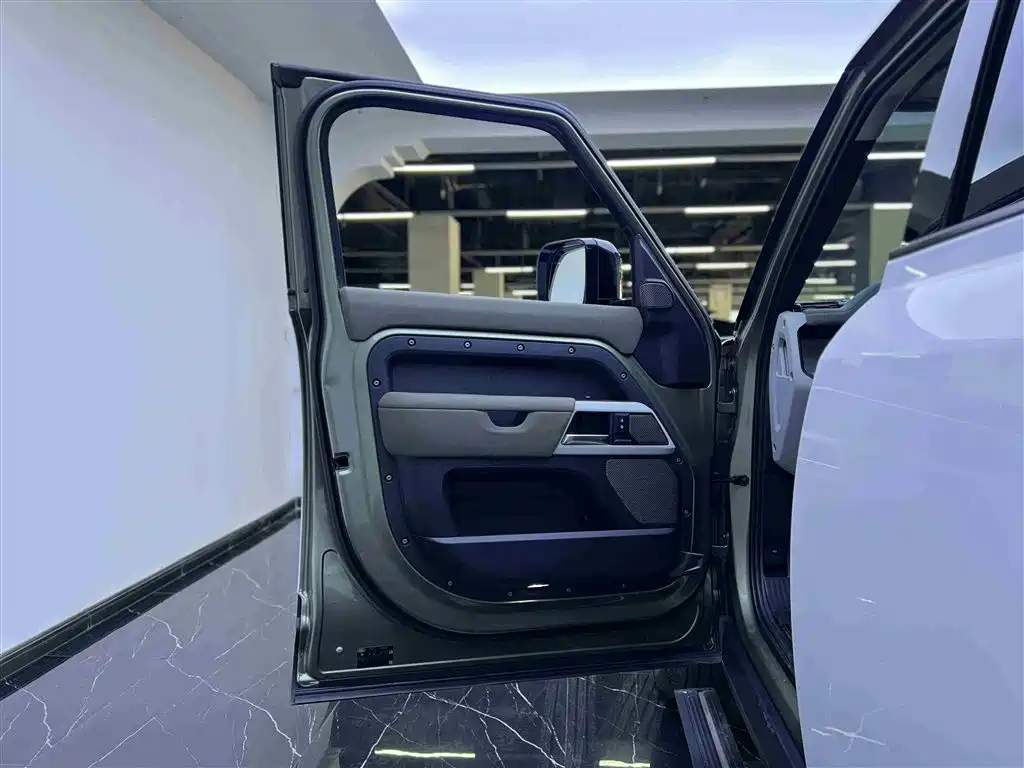 Land Rover Defender 2020 110 P400 HSE купить на сайте DeffCars