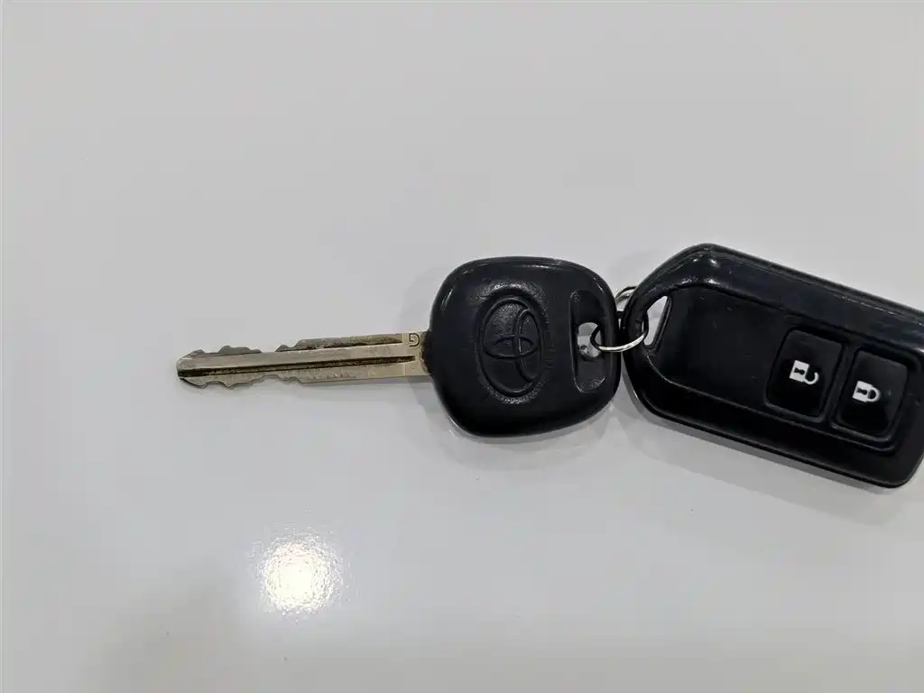 YARiS L 2016 model facelift 1.5G CVT sunroof version купить на сайте DeffCars