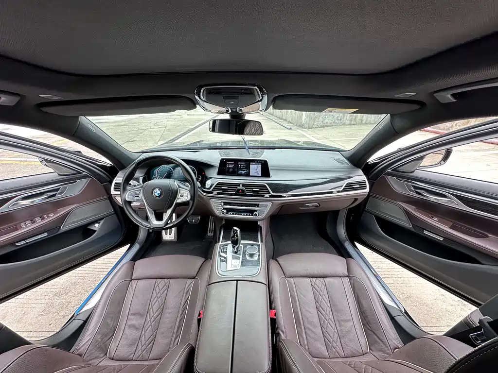 BMW 7 Series 2018 740Li Leading M Sports Package купить на сайте DeffCars