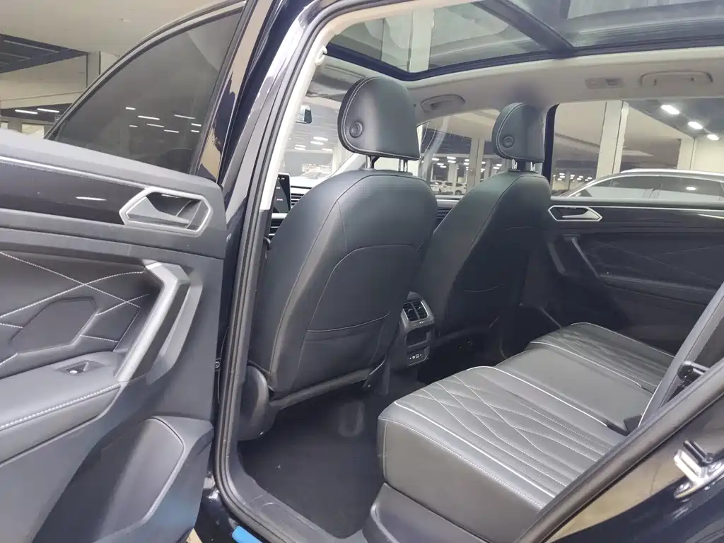Tiguan L 2023 280TSI automatic two-wheel drive Chaochuang limited edition купить на сайте DeffCars