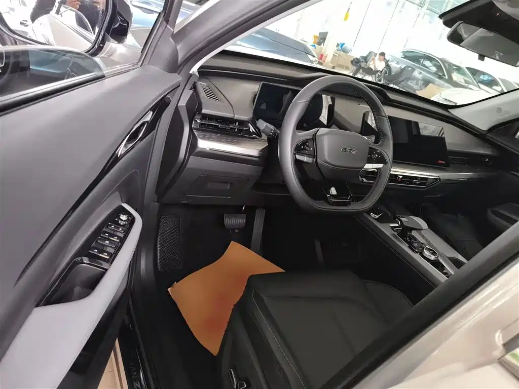 Changan Auchan Z6 2023 Blue Whale 1.5T DCT smart collar model купить на сайте DeffCars