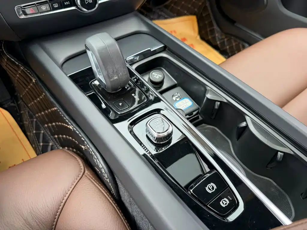 Volvo S60 2022 B4 Zhiyi Deluxe Edition купить на сайте DeffCars