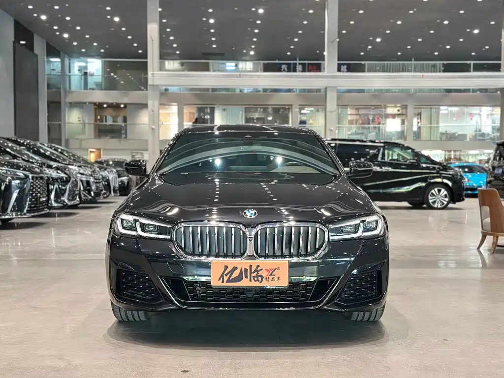 BMW 5 Series 2022 Facelift Three 530Li Exclusive M Sports Package купить на сайте DeffCars