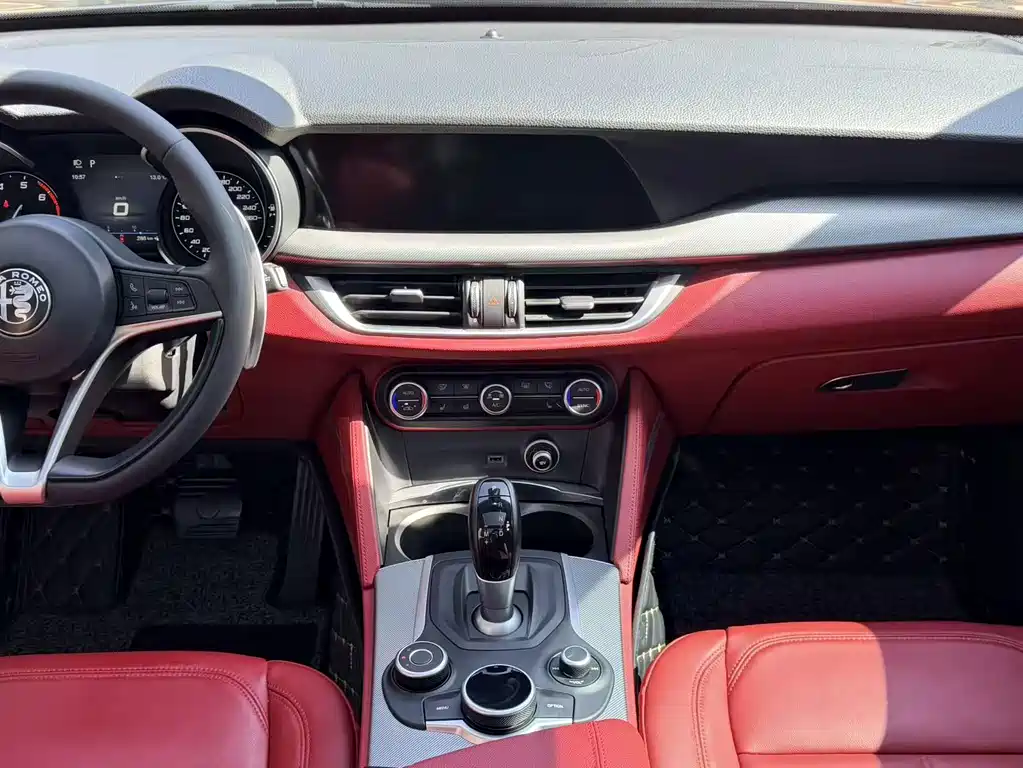 Stelvio 2020 2.0T 280HP Deluxe Edition купить на сайте DeffCars