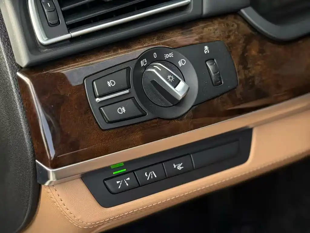 BMW 7 Series 2010 760Li купить на сайте DeffCars