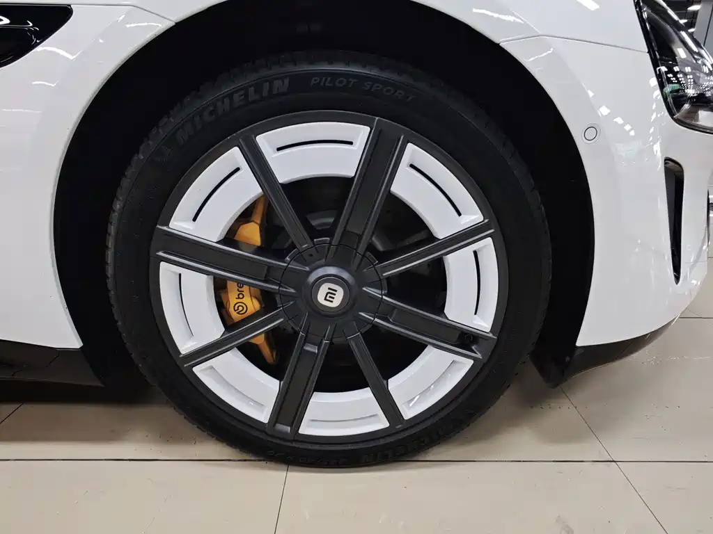 Xiaomi SU7 2024 rear-drive ultra-long battery life high-end smart driving Pro version купить на сайте DeffCars