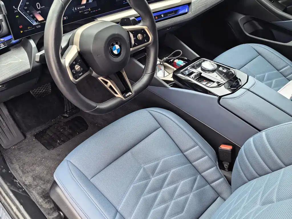 BMW 5 Series 2024 530Li Exclusive M Sports Package купить на сайте DeffCars
