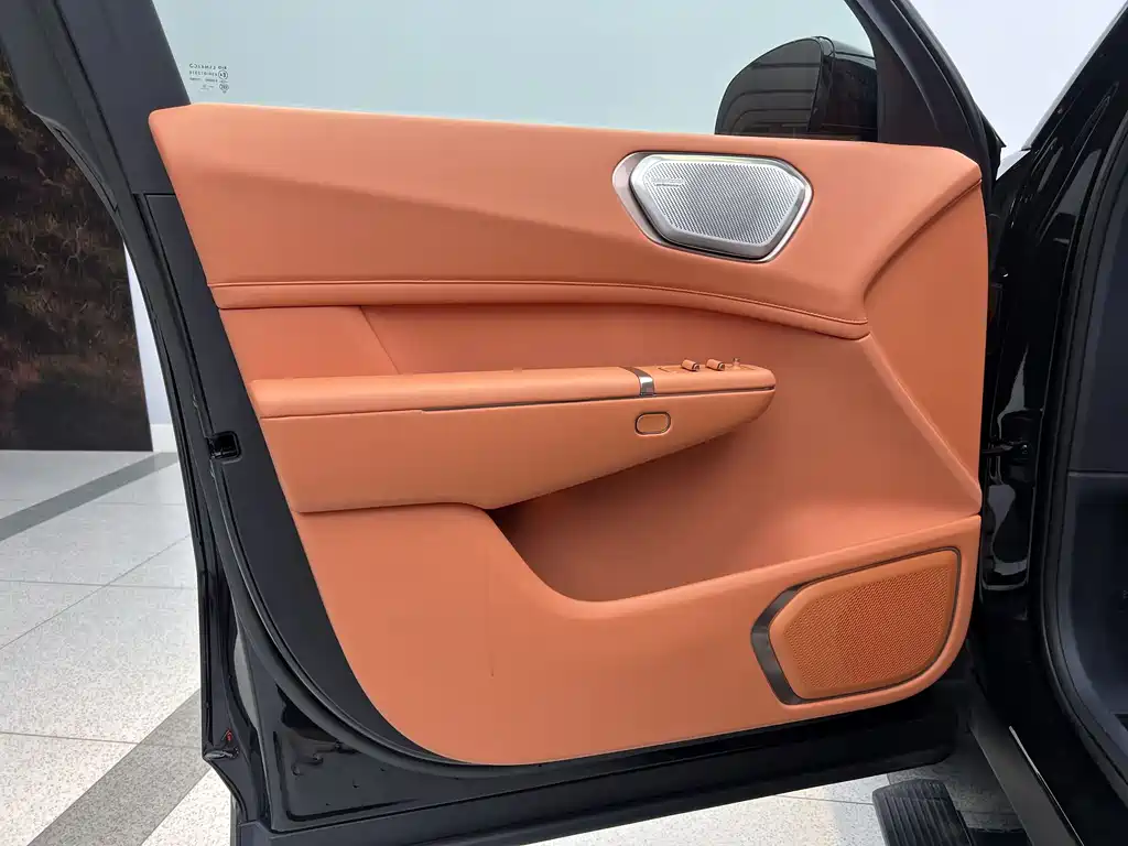 Lynk & Co 900 2025 1.5T Ultra купить на сайте DeffCars