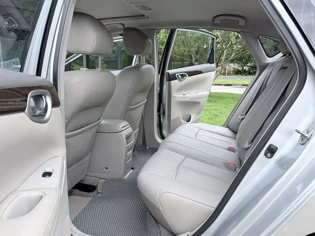 Sylphy 2014 1.6XV CVT Exclusive Edition купить на сайте DeffCars