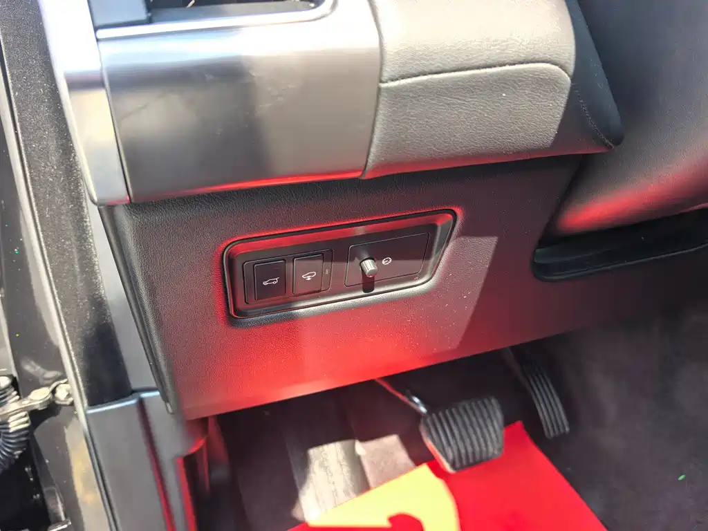 Range Rover Sport 2016 3.0 SC V6 SE купить на сайте DeffCars