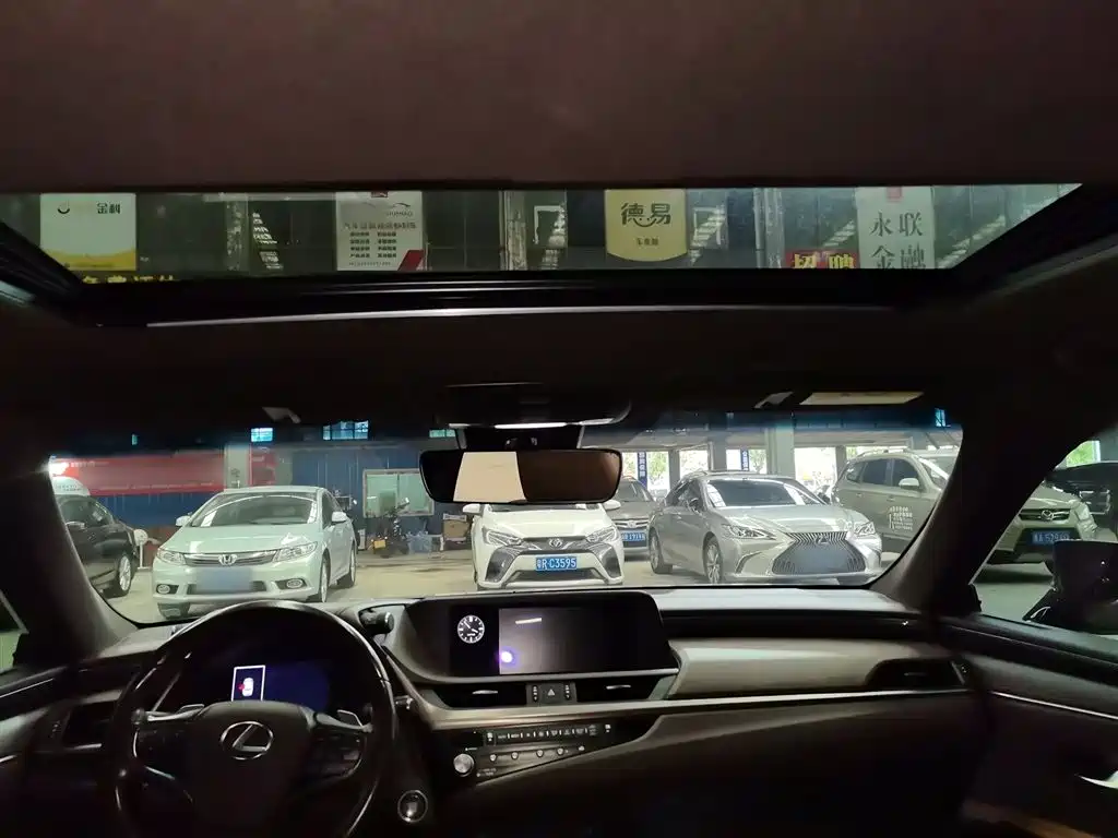 Lexus ES 2020 200 Excellence Edition купить на сайте DeffCars