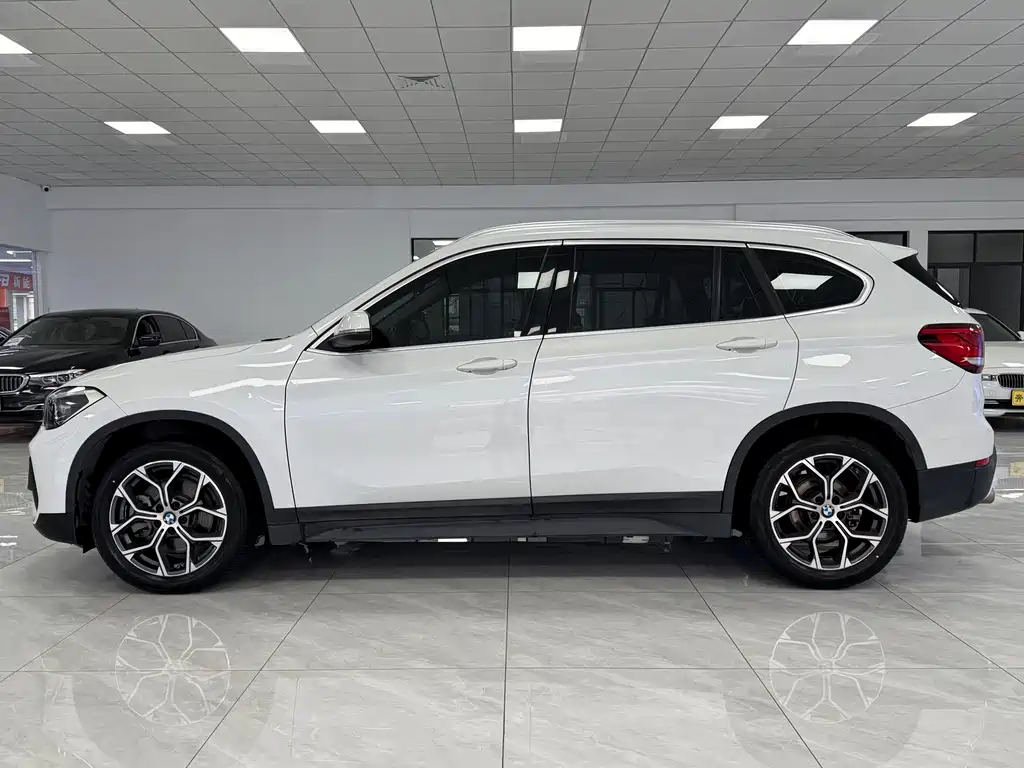 BMW X1 2020 sDrive25Li Leading Model купить на сайте DeffCars