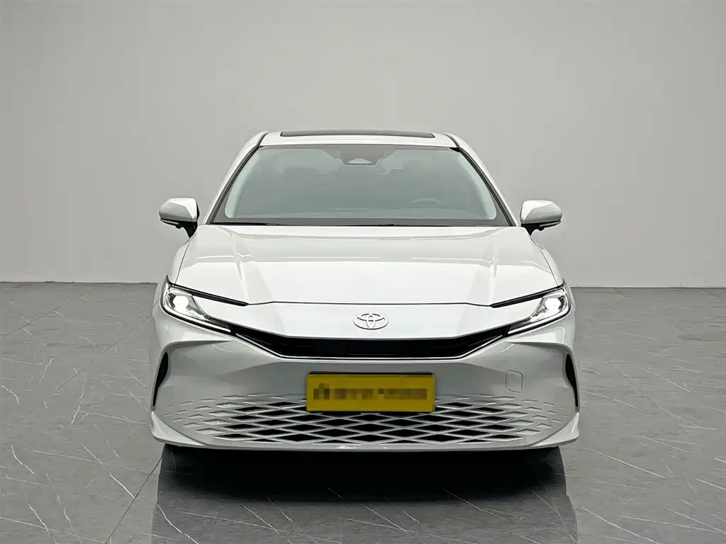Camry 2024 Dual Engine 2.0HE Elite Edition купить на сайте DeffCars