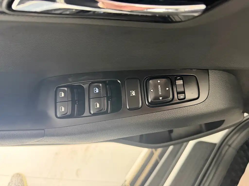 Beijing Hyundai ix35 2021 2.0L automatic two-wheel drive GLS leading version купить на сайте DeffCars