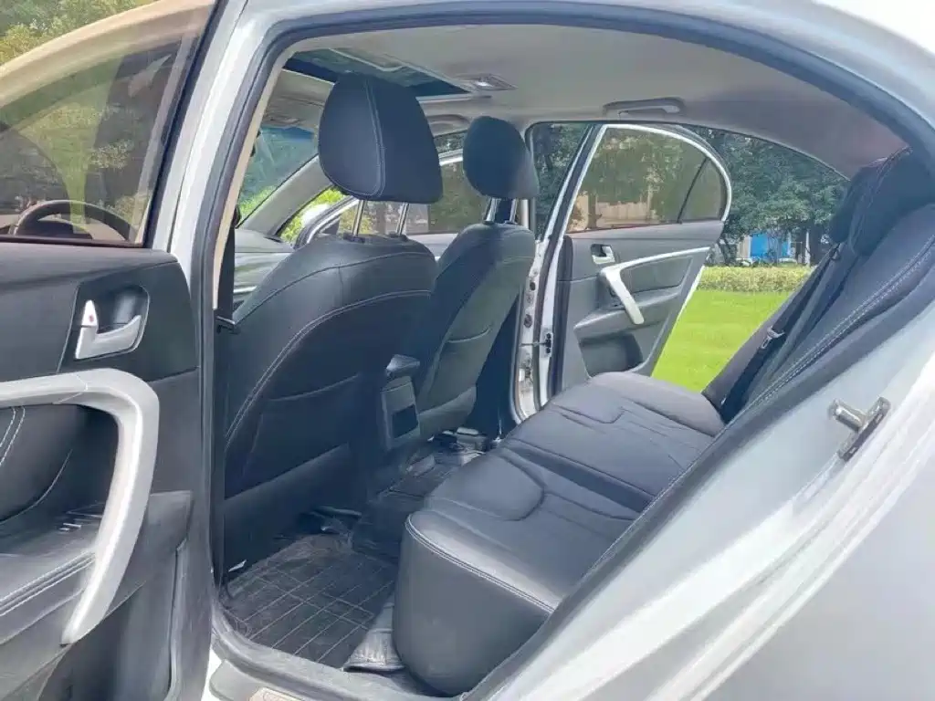 Emgrand 2017 Sedan Million Model 1.5L Manual Upward Version купить на сайте DeffCars