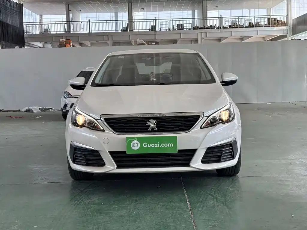 Peugeot 308 2016 1.6L manual fashion version купить на сайте DeffCars
