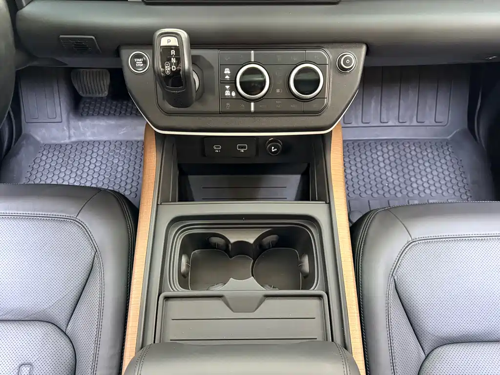 Land Rover Defender 2021 110 P400 Dark Special Edition купить на сайте DeffCars