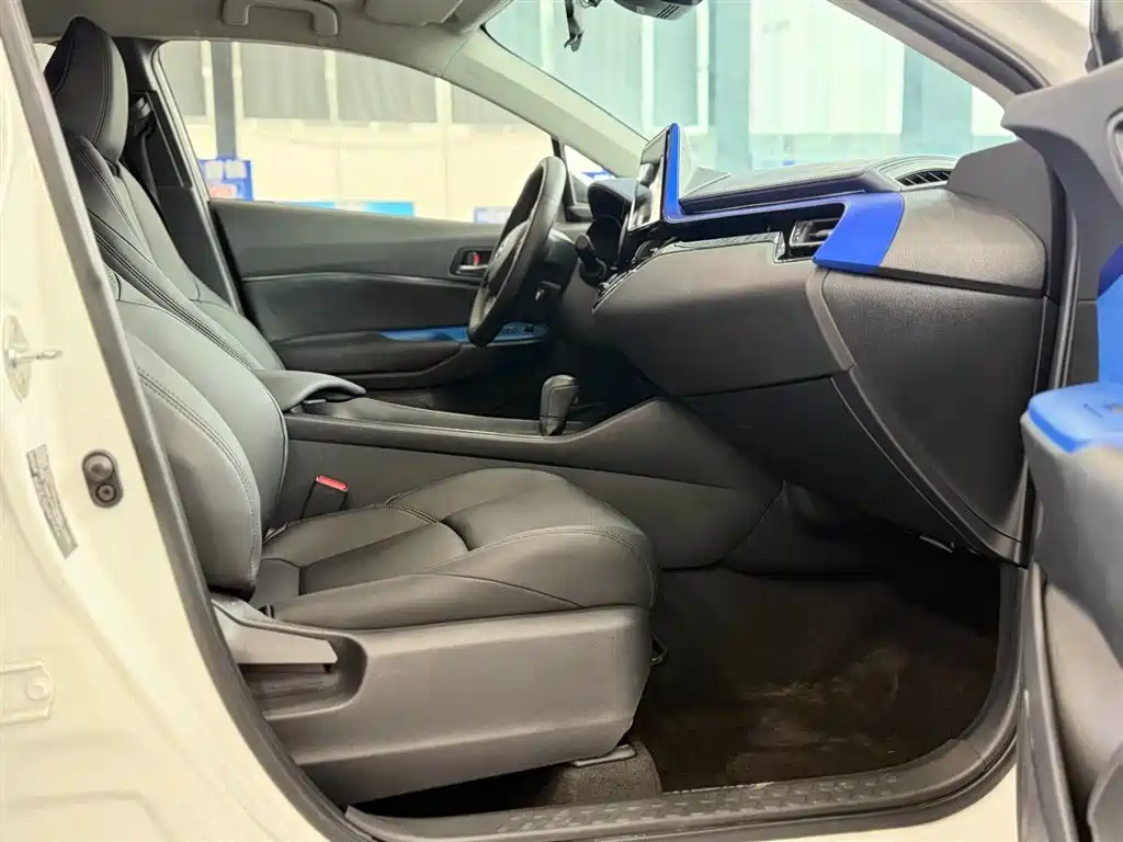 Toyota C-HR 2021 2.0L Comfort Edition купить на сайте DeffCars